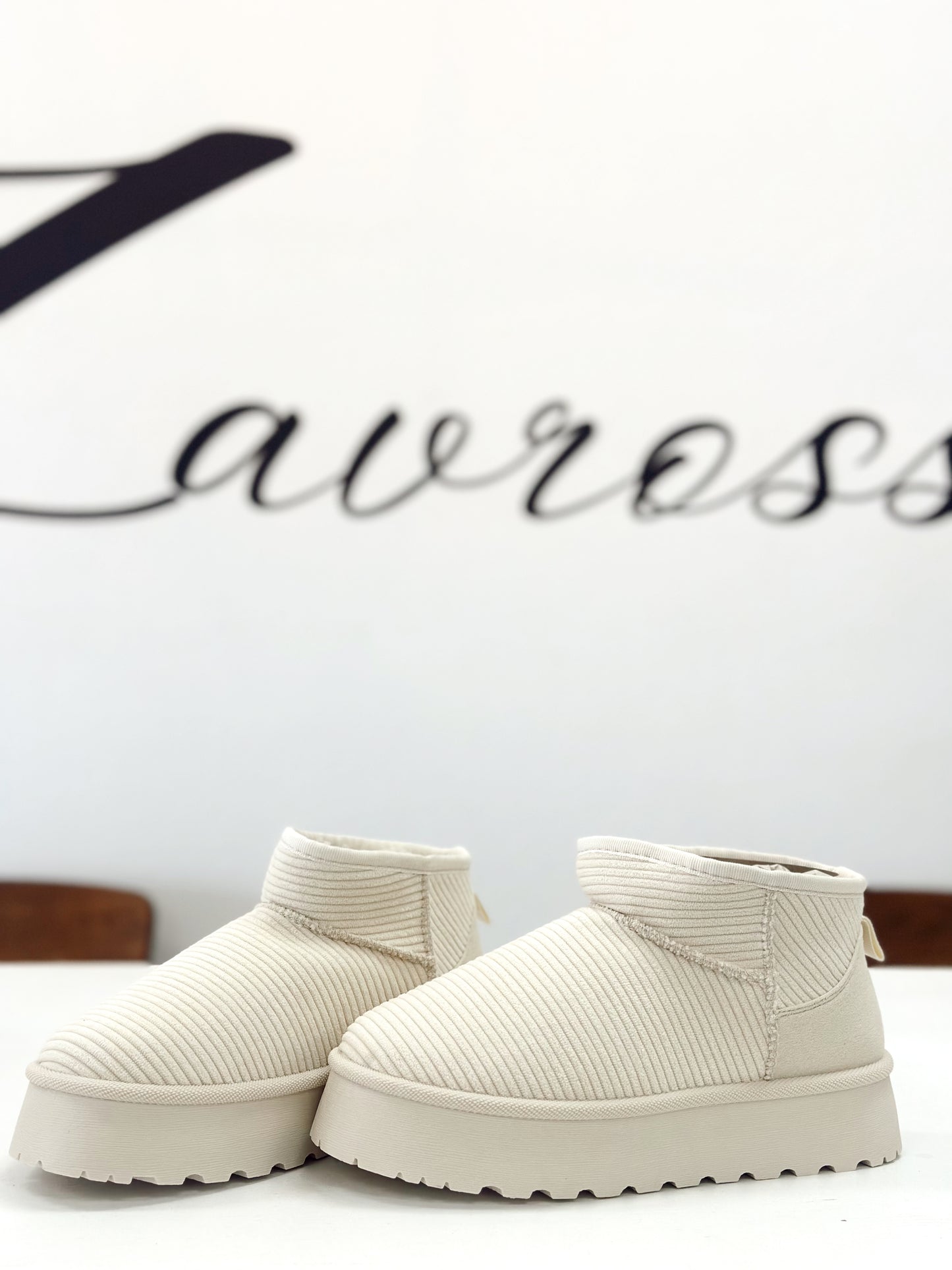 Yarroh Cream shoe