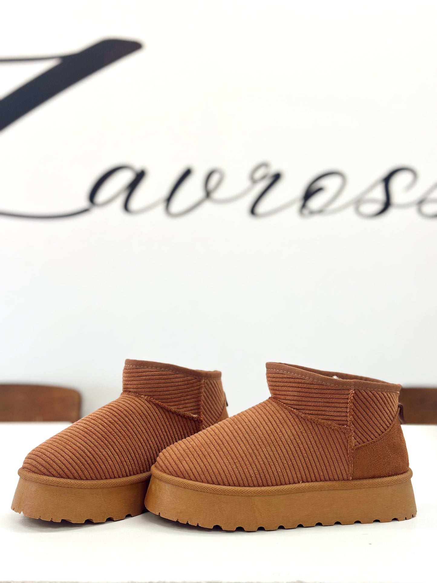 Yarroh Tan Shoe