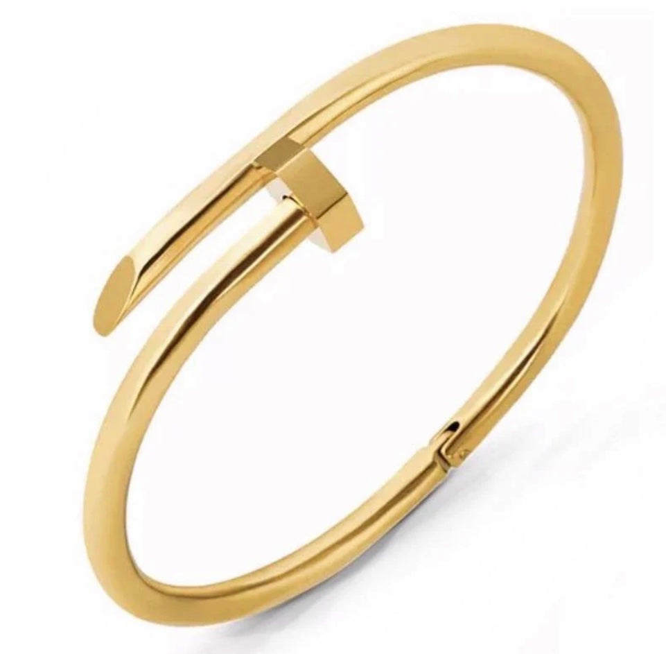 Axel nail bracelet