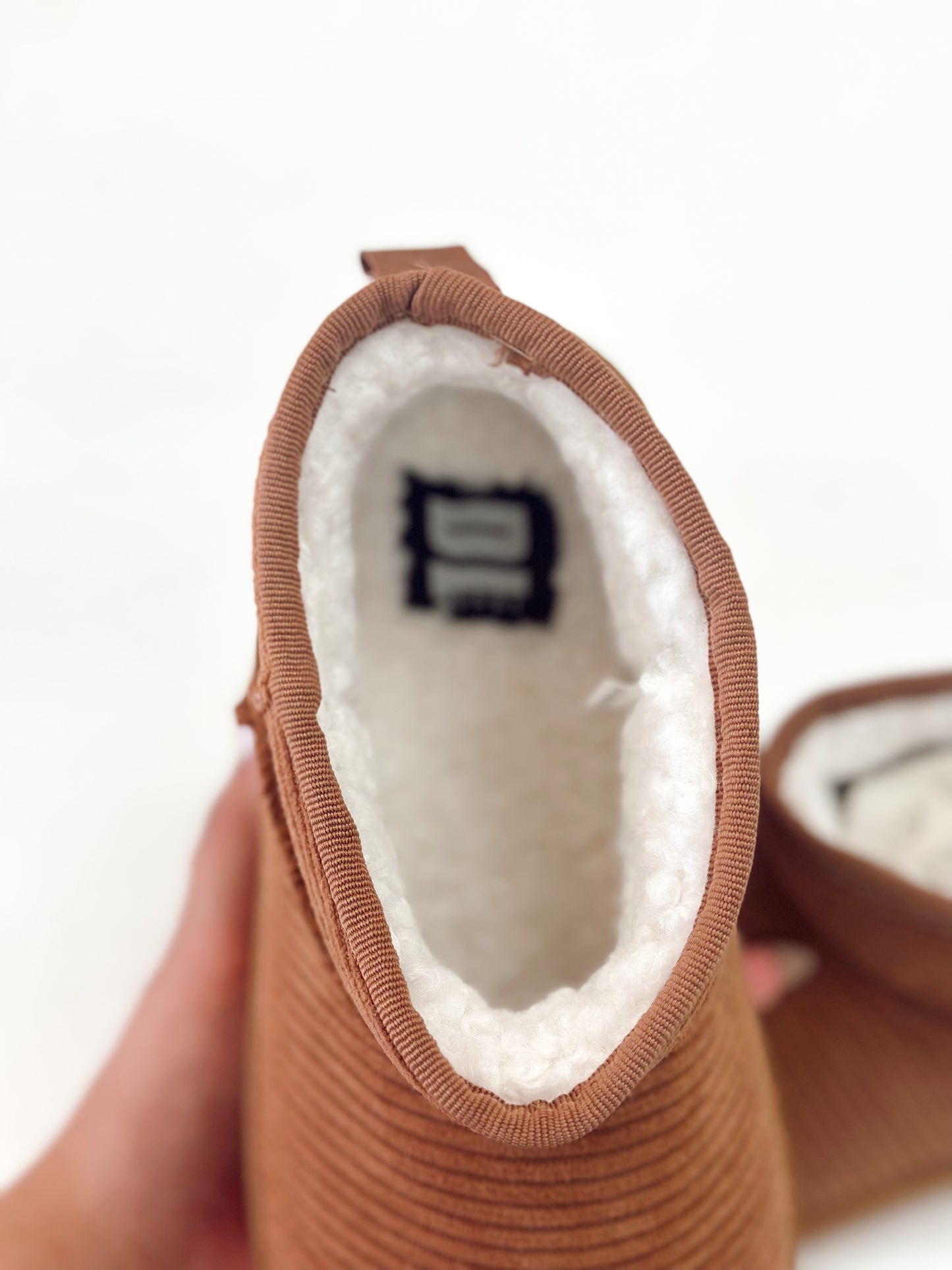 Yarroh Tan Shoe